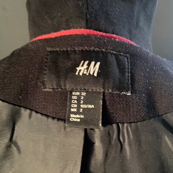 H&M Women Geometric Black & White fully lined jacket with Red cord trim details - Picture 7 of 8